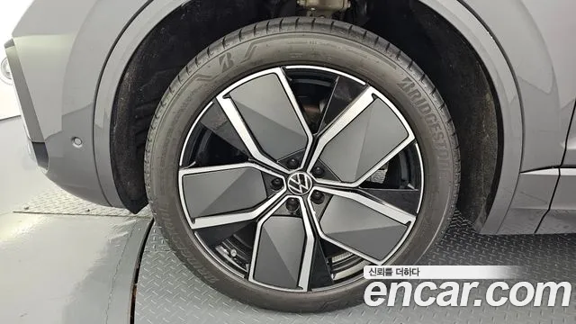 Volkswagen Touareg 2024 thumb 5