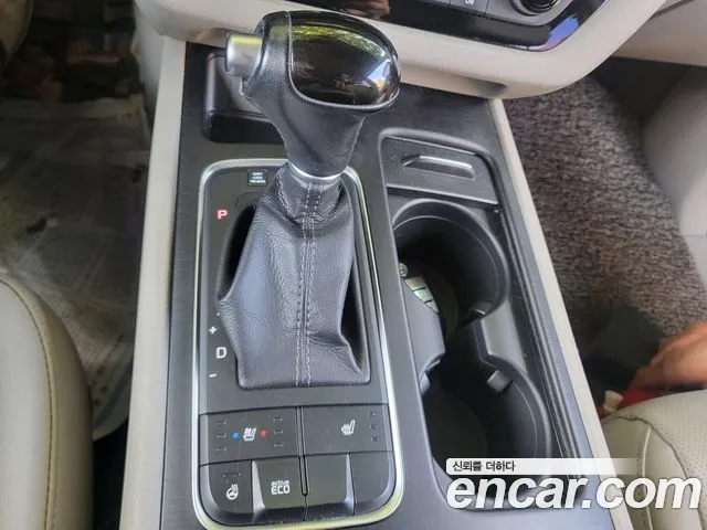 Kia Carnival 2014 thumb 9