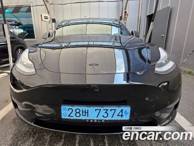 Tesla Model Y 2021 thumb 3
