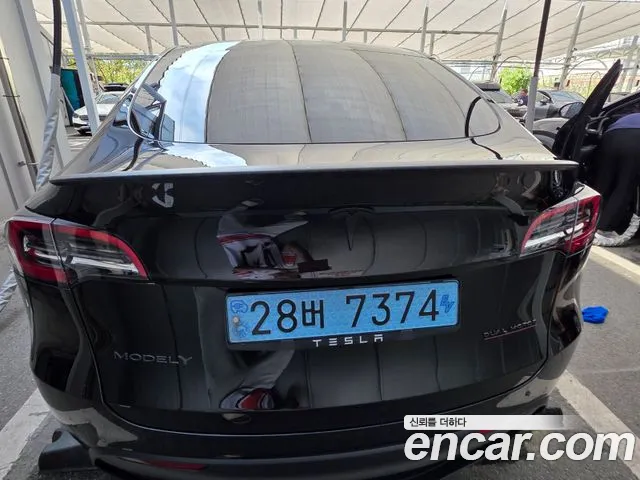 Tesla Model Y 2021 thumb 4