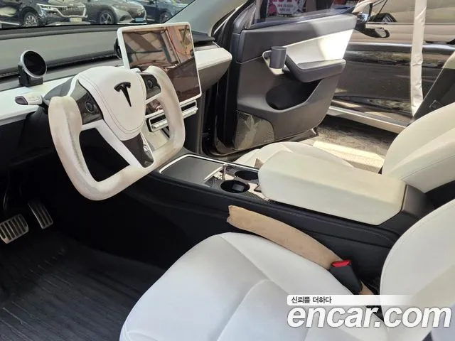 Tesla Model Y 2021 thumb 6