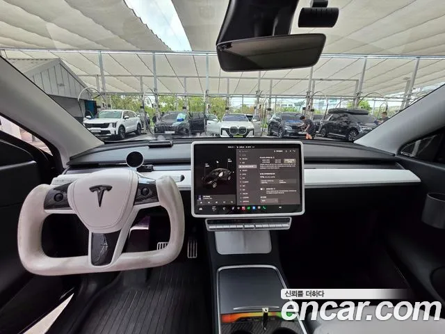 Tesla Model Y 2021 thumb 12