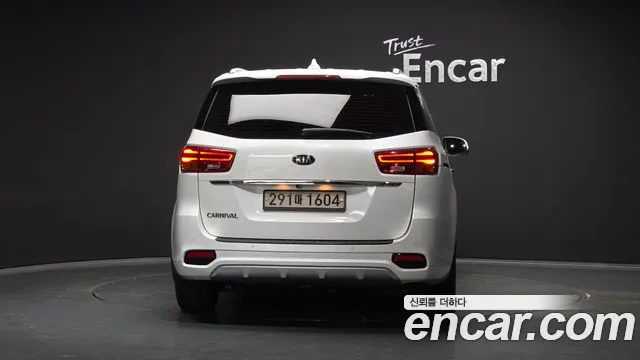 Kia Carnival 2019 thumb 4