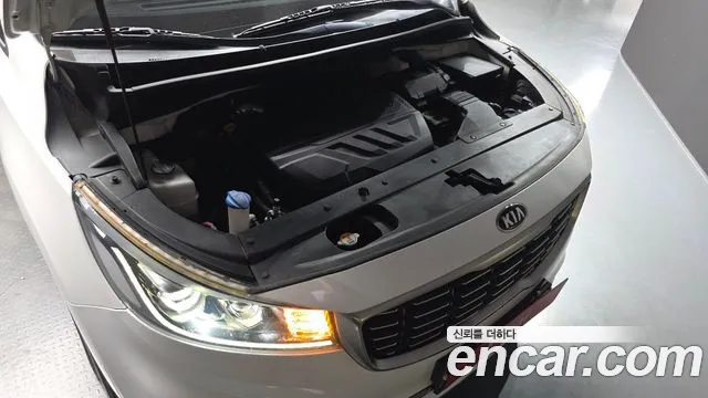 Kia Carnival 2019 thumb 6