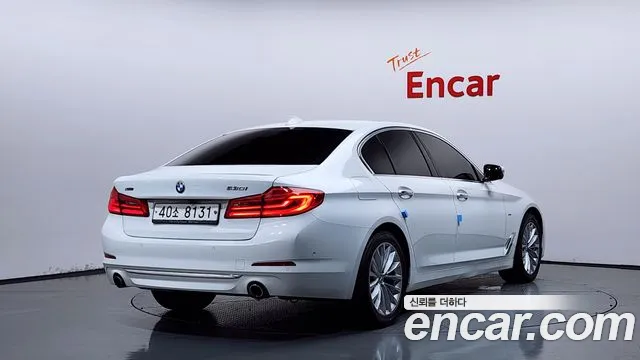 BMW 5-Series 2018 thumb 2