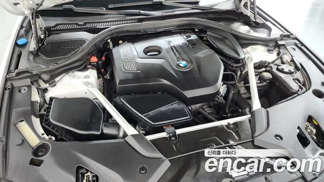BMW 5-Series 2018 thumb 6