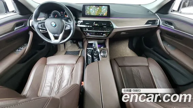 BMW 5-Series 2018 thumb 7