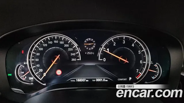 BMW 5-Series 2018 thumb 8