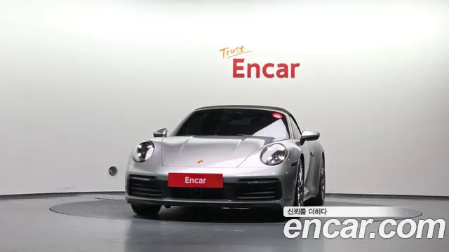 Porsche 911 2021 thumb 3
