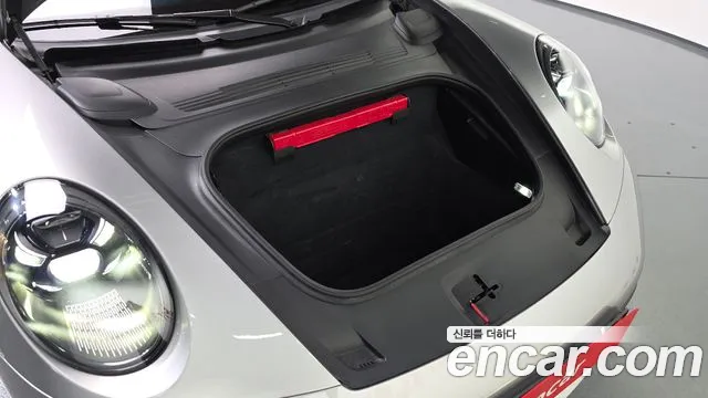 Porsche 911 2021 thumb 6