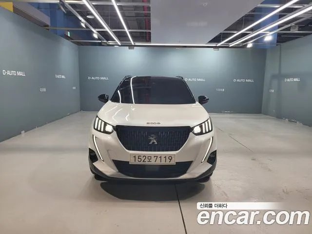 Peugeot 2008 2020 thumb 2