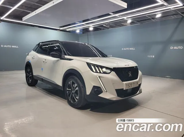 Peugeot 2008 2020 thumb 3