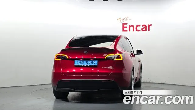 Tesla Model Y 2022 thumb 4