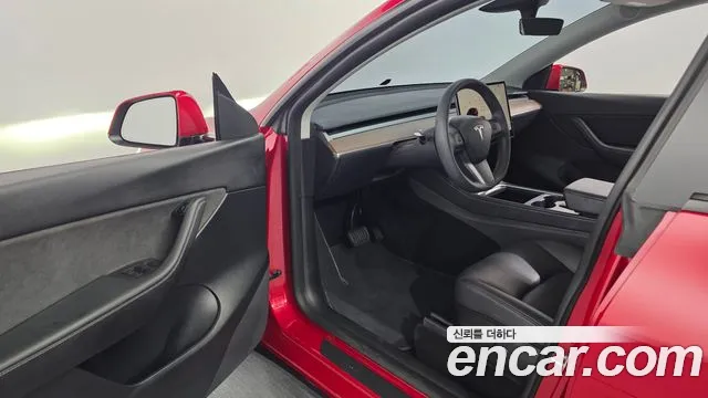 Tesla Model Y 2022 thumb 10