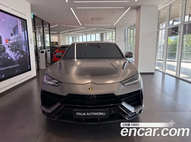 Lamborghini Urus 2024 thumb 3