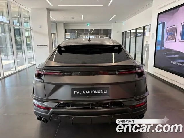 Lamborghini Urus 2024 thumb 4