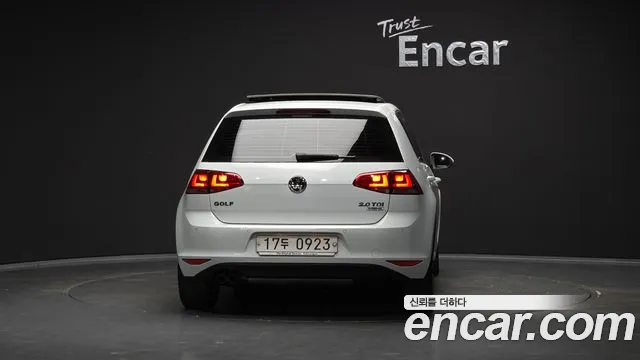 Volkswagen Golf Sportsvan 2015 thumb 4