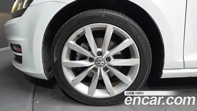Volkswagen Golf Sportsvan 2015 thumb 5