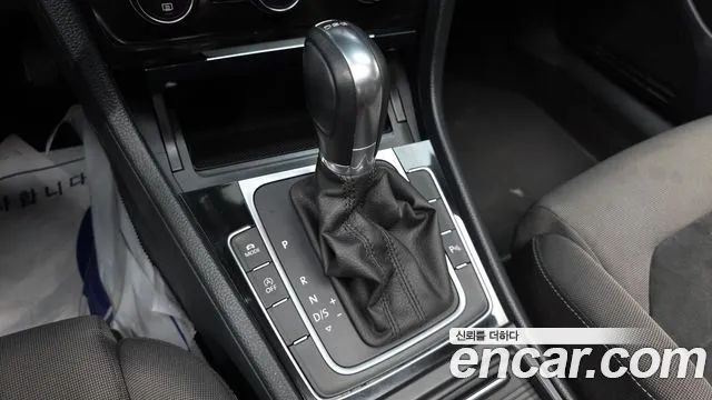 Volkswagen Golf Sportsvan 2015 thumb 9