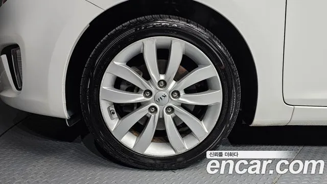 Kia Carens 2014 thumb 5