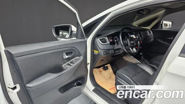 Kia Carens 2014 thumb 10