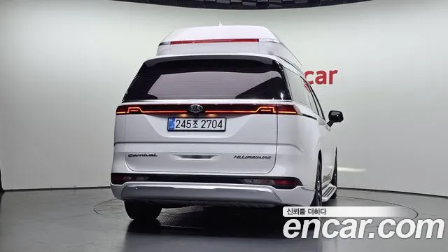Kia Carnival 2021 thumb 4