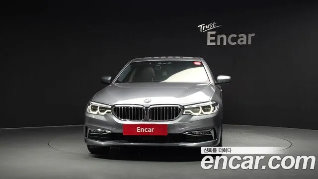 BMW 5-Series 2018 thumb 3