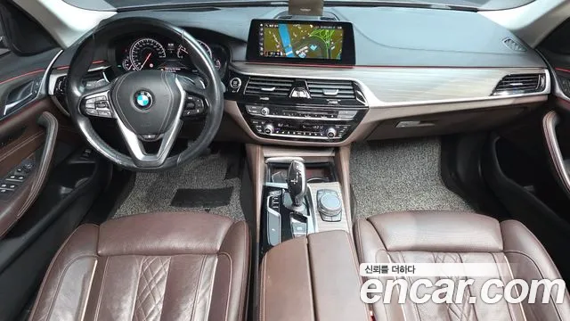 BMW 5-Series 2018 thumb 7