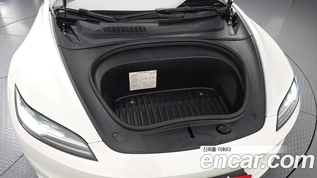 Tesla Model 3 2026 thumb 6