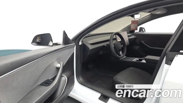 Tesla Model 3 2026 thumb 10