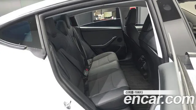 Tesla Model 3 2026 thumb 12