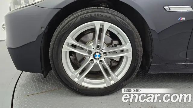 BMW 5-Series 2016 thumb 5