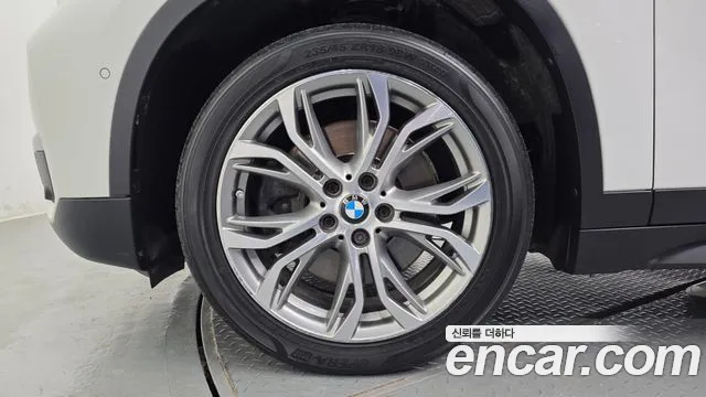 BMW X1 2016 thumb 5