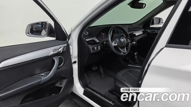 BMW X1 2016 thumb 10