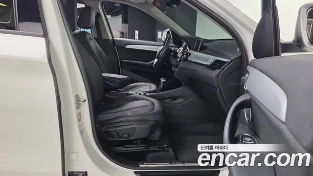 BMW X1 2016 thumb 11