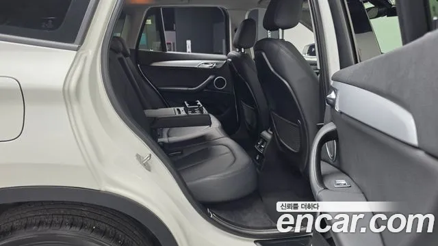 BMW X1 2016 thumb 12