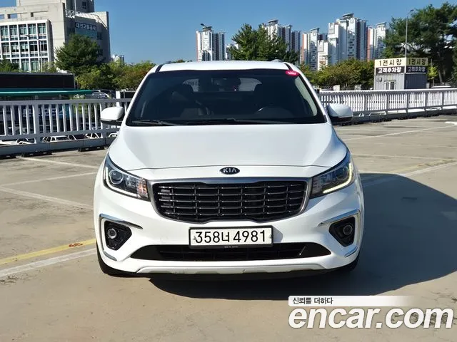 Kia Carnival 2019 thumb 2