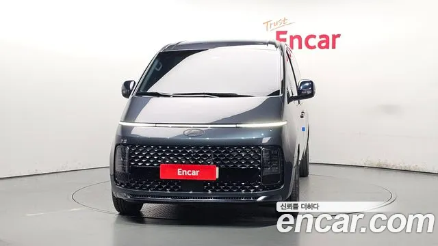 Hyundai Staria 2024 thumb 3
