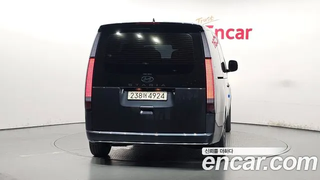 Hyundai Staria 2024 thumb 4