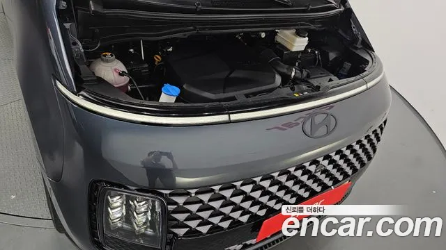 Hyundai Staria 2024 thumb 6