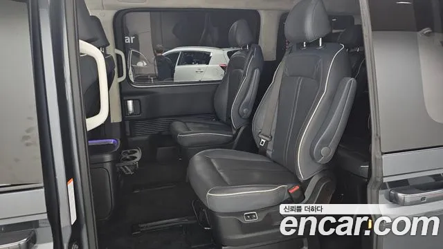 Hyundai Staria 2024 thumb 12
