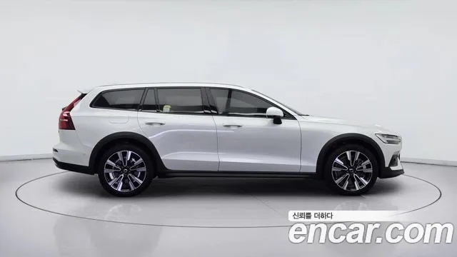 Volvo V60 2025 thumb 3