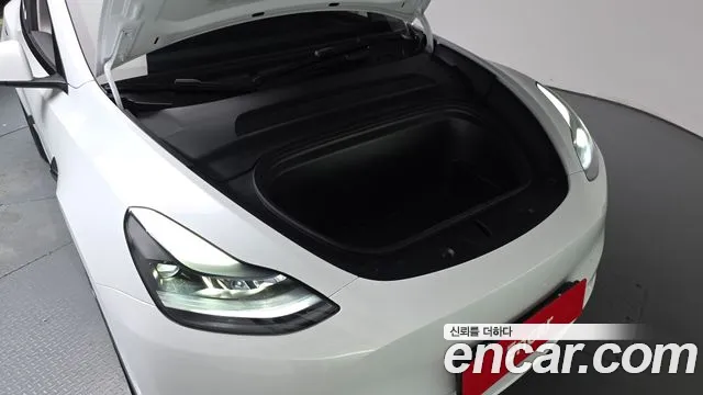 Tesla Model Y 2023 thumb 6
