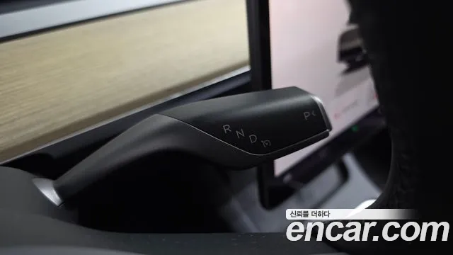 Tesla Model Y 2023 thumb 9
