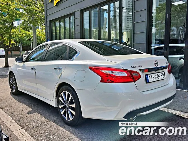 Nissan Altima 2017 thumb 4