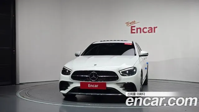 Mercedes-Benz E-Класс 2023 thumb 2