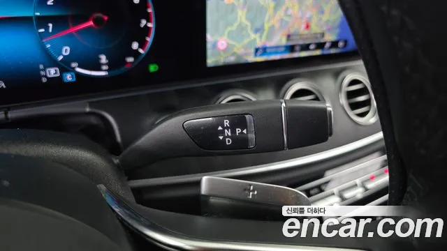 Mercedes-Benz E-Класс 2023 thumb 8
