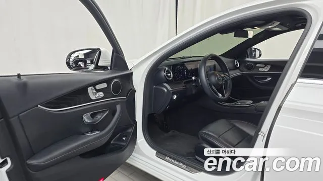 Mercedes-Benz E-Класс 2023 thumb 9
