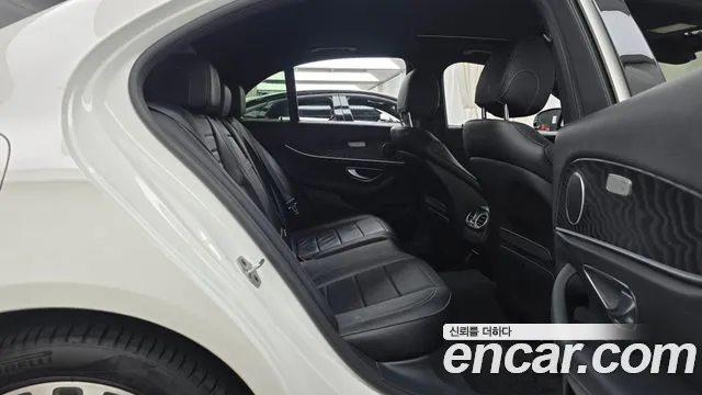 Mercedes-Benz E-Класс 2023 thumb 10