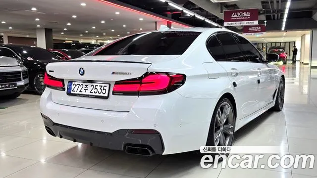 BMW 5-Series 2023 thumb 4